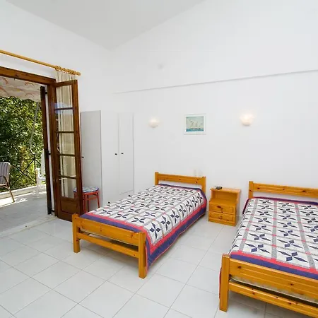 Apartment Nikolaos Kapolos *